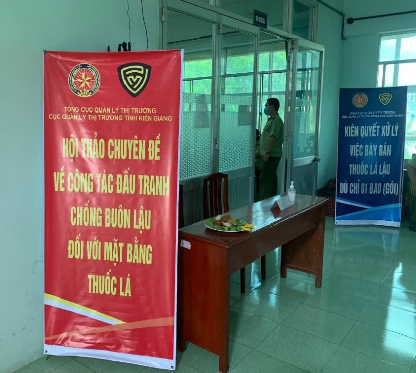 Nhiều hội thảo, hội nghị chuyên đề đã được tổ chức nhằm đẩy mạnh công tác đấu tranh chống buôn lậu với mặt hàng thuốc lá dù chỉ 1 bao. Nhiều hội thảo, hội nghị chuyên đề đã được tổ chức nhằm đẩy mạnh công tác đấu tranh chống buôn lậu với mặt hàng thuốc lá dù chỉ 1 bao.