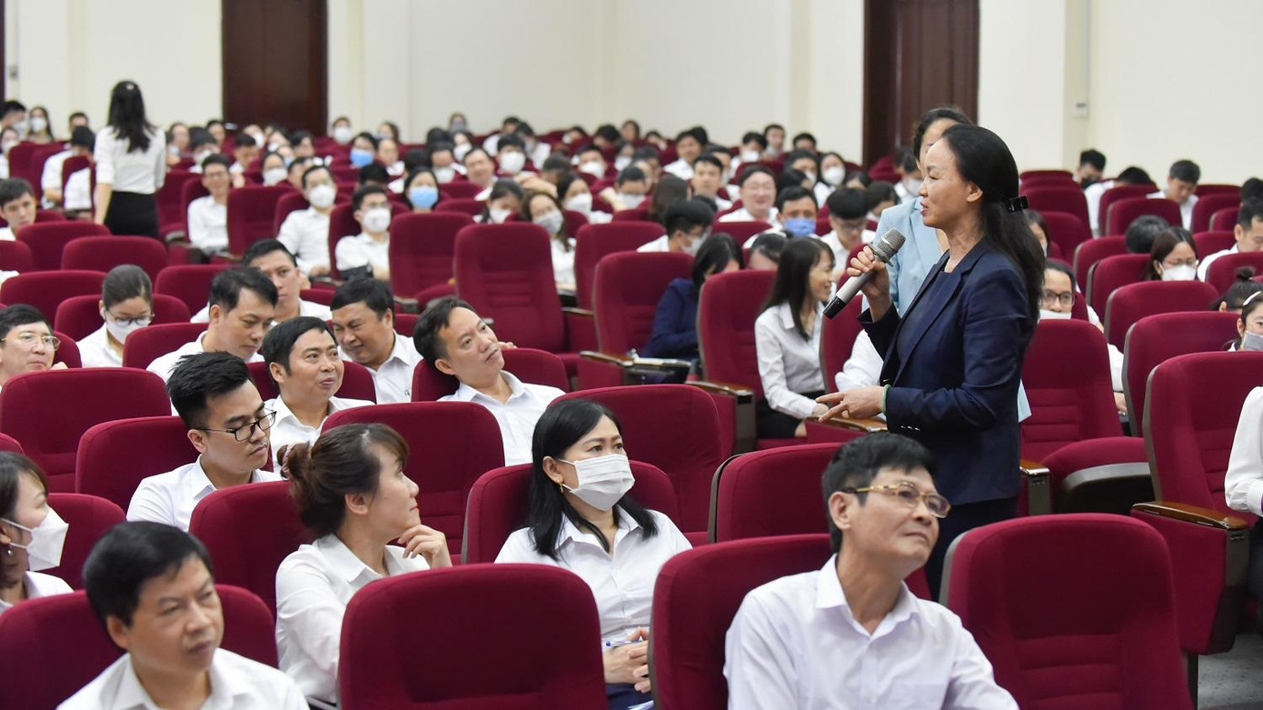 Đại diện Bảo hiểm FWD Việt Nam chia sẻ tại Hội nghị tập huấn bảo hiểm nhân thọ FWD Việt Nam