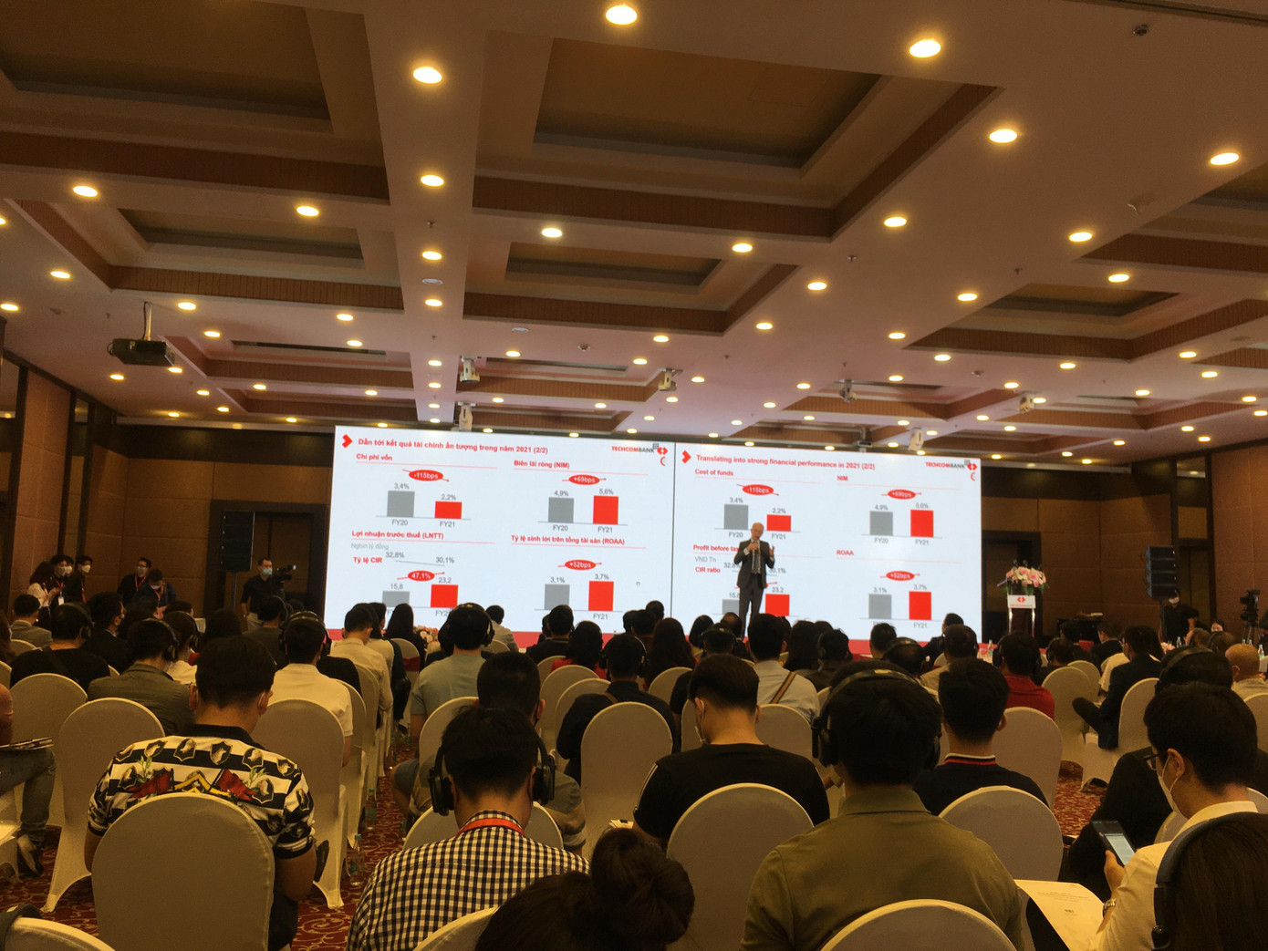 Ông Jens Lottner - CEO Techcombank trình bày kết quả kinh doanh của ngân hàng.