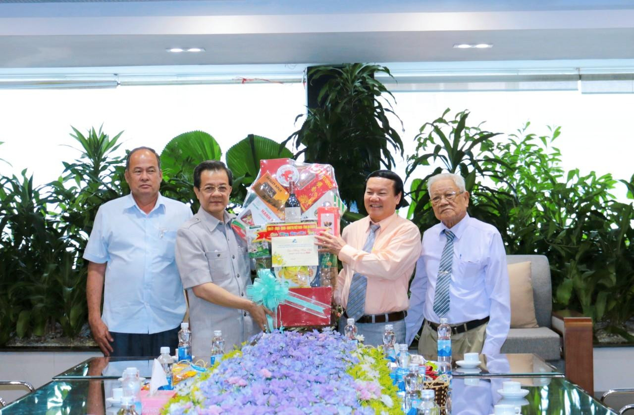 Lãnh đạo tỉnh An Giang động viên Nhà đầu tư lớn cho ngành du lịch Lãnh đạo tỉnh An Giang động viên Nhà đầu tư lớn cho ngành du lịch