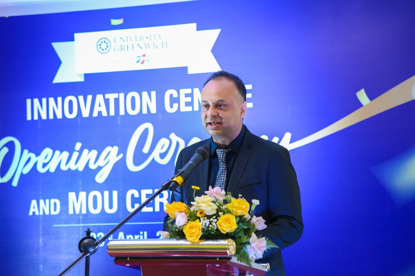 Tiến sĩ Raj Dass - Trưởng đại diện quan hệ hợp tác quốc tế tại khu vực Đông Nam Á tham dự lễ khai trương