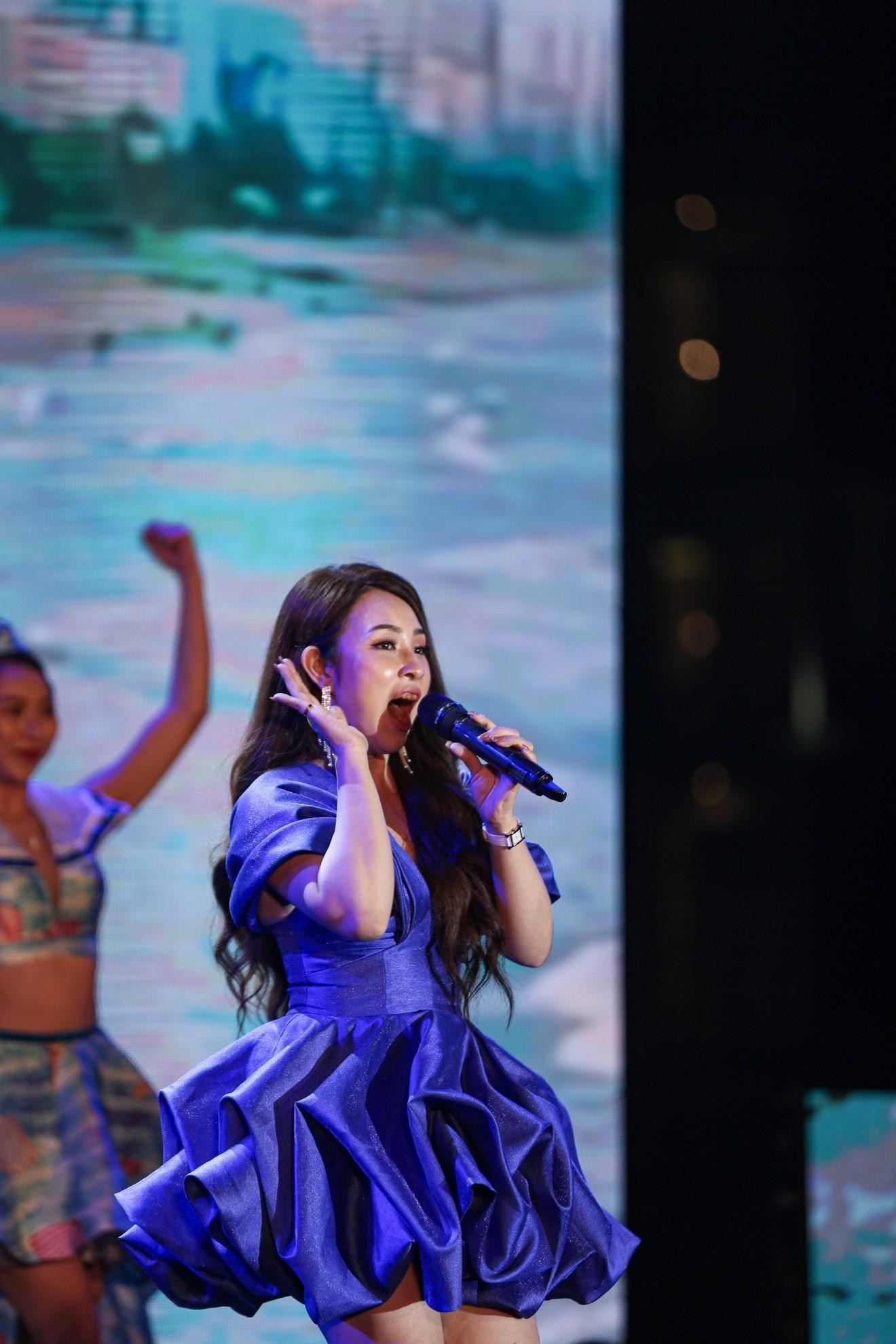 “Với sự chuẩn bị kỹ lưỡng về khâu tổ chức và sự tham dự của những nghệ sĩ trẻ nổi tiếng, chúng tôi hy vọng đêm nhạc sẽ tạo nên một không gian giải trí rực rỡ, tươi vui bên bờ biển Sầm Sơn, khởi động cho mùa du lịch hè đang đến thật gần”, đại diện Ban tổ chức chia sẻ. “Với sự chuẩn bị kỹ lưỡng về khâu tổ chức và sự tham dự của những nghệ sĩ trẻ nổi tiếng, chúng tôi hy vọng đêm nhạc sẽ tạo nên một không gian giải trí rực rỡ, tươi vui bên bờ biển Sầm Sơn, khởi động cho mùa du lịch hè đang đến thật gần”, đại diện Ban tổ chức chia sẻ.