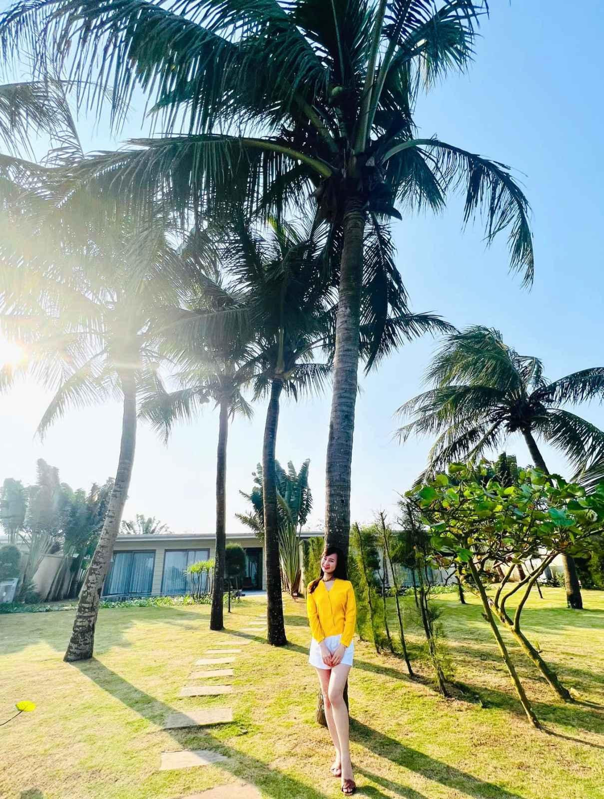 Du khách thư giãn ở sân vườn villa FLC Sầm Sơn (Ảnh: Thuong Nguyen) Du khách thư giãn ở sân vườn villa FLC Sầm Sơn (Ảnh: Thuong Nguyen)