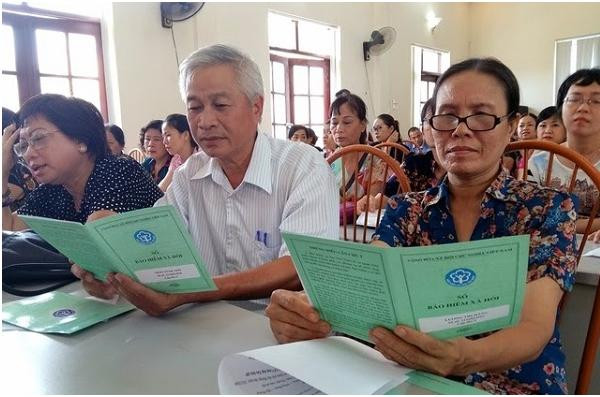 Tổ chức tuyên truyền về BHXH tự nguyện, BHYT hộ gia đình đến từng người dân. Ảnh: BHXH Đà Nẵng