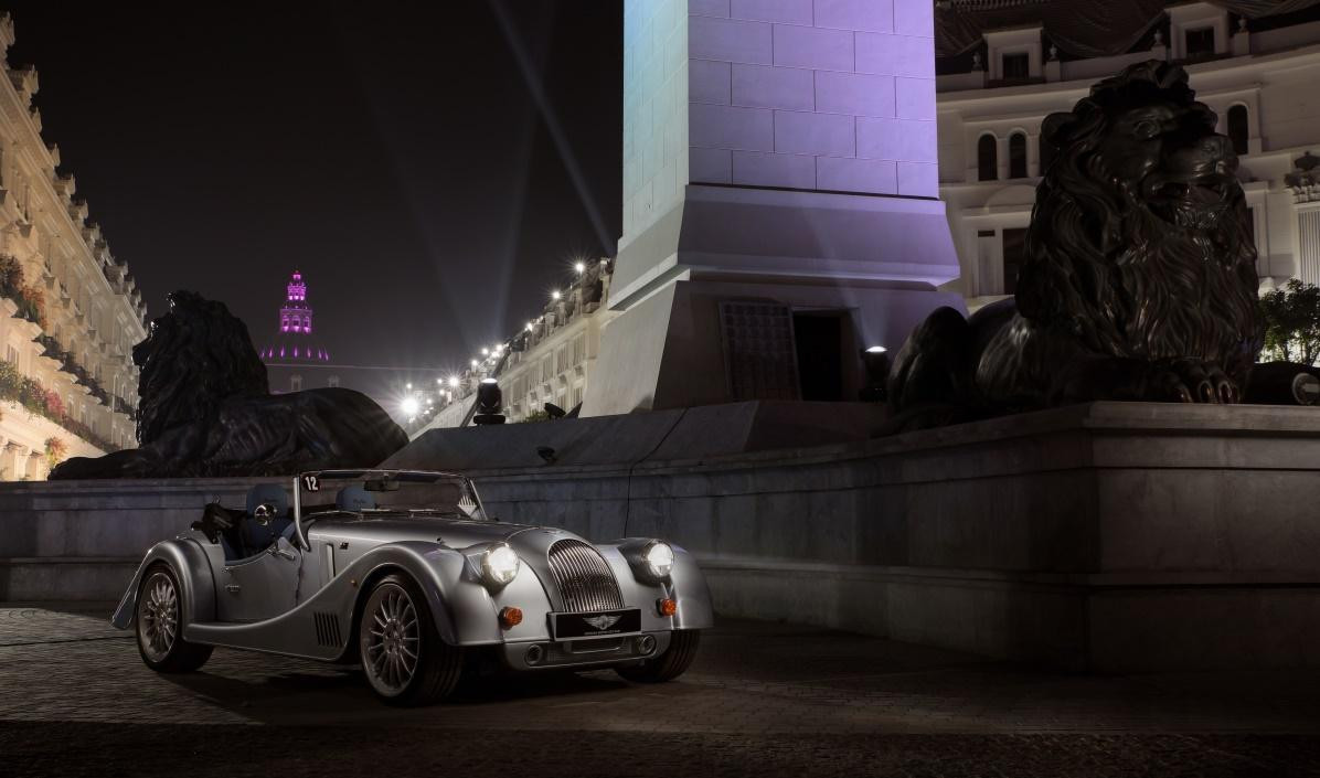 Đến màn đêm phương đông huyền bí, Morgan luôn lộng lẫy và thu hút như một kho báu!