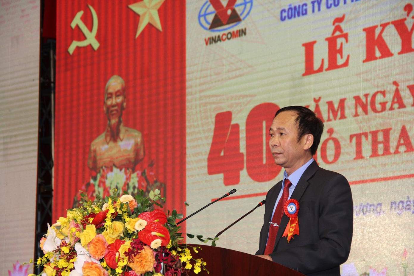 Bí thư Đảng ủy, Giám đốc Công ty Nguyễn Quế Thanh phát biểu tại buổi lễ