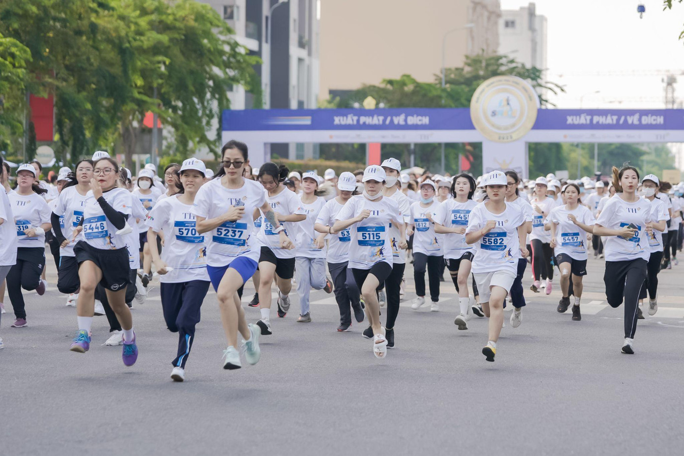 Những cô gái mạnh mẽ trên đường chạy Chinh phục