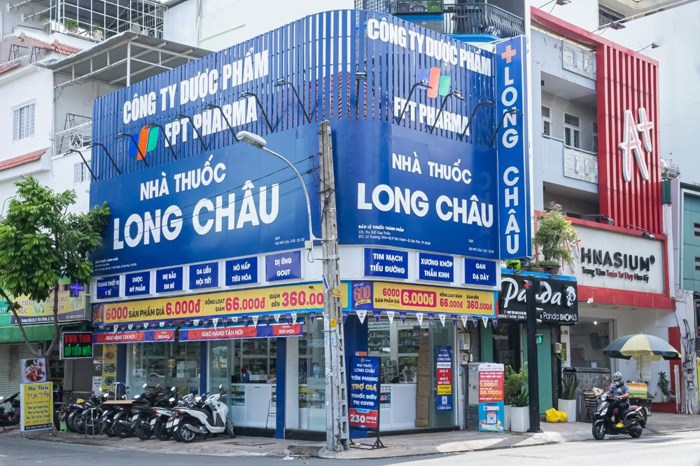 Chuỗi nhà thuốc FPT Long Châu chính thức vượt mốc 600 nhà thuốc ngay trong tháng 4.2022, hoàn thành 60% kế hoạch mở rộng quy mô hệ thống của cả năm 2022.
