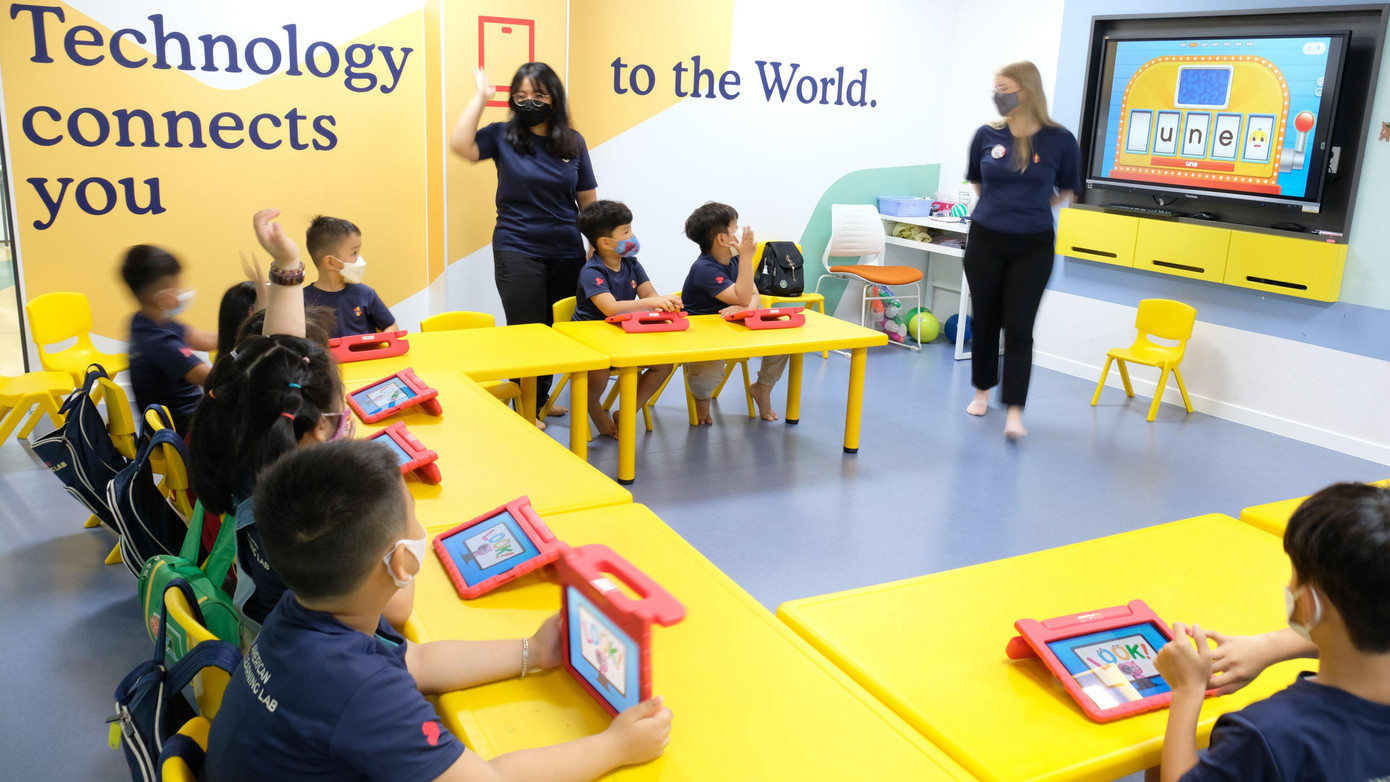 Lớp học Tiếng Anh ALAB ứng dụng tiến bộ khoa học để thay đổi toàn diện Lớp học Tiếng Anh ALAB ứng dụng tiến bộ khoa học để thay đổi toàn diện