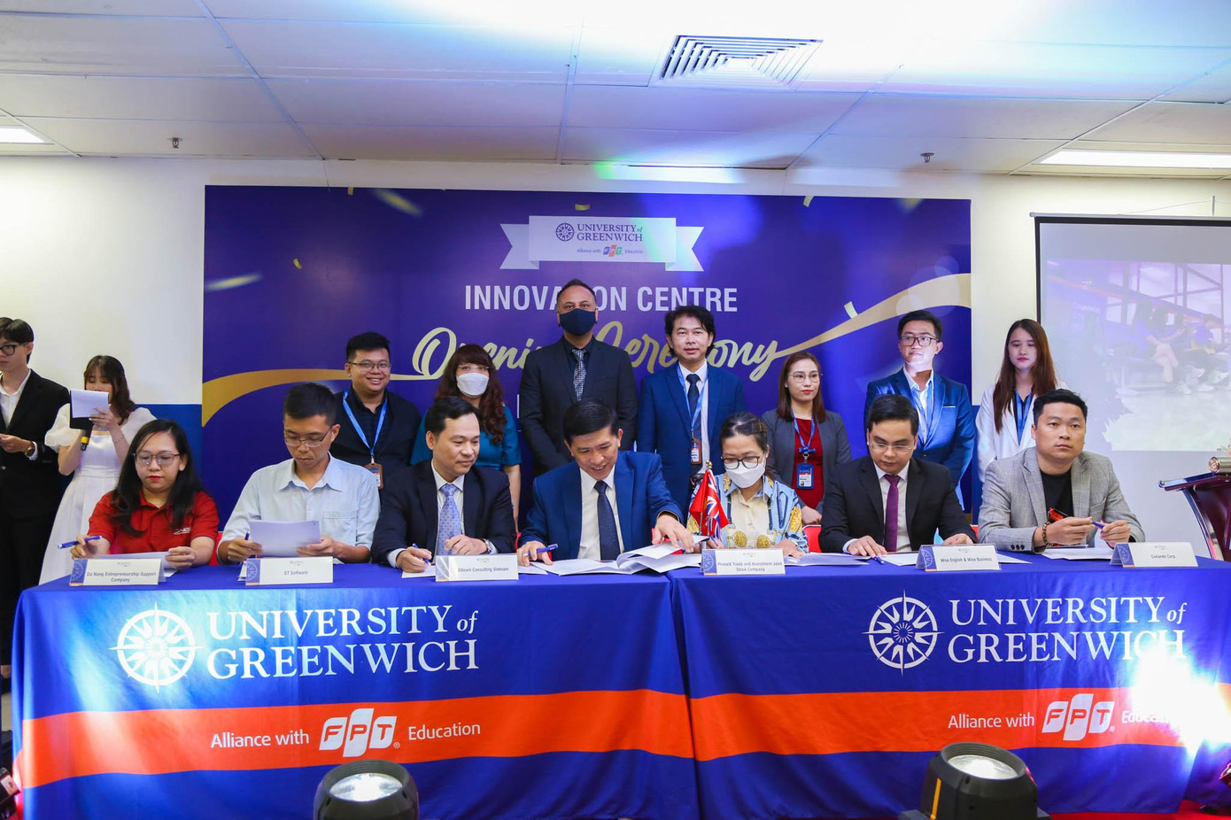 Lễ ký kết thỏa thuận hợp tác giữa Greenwich Việt Nam và các doanh nghiệp