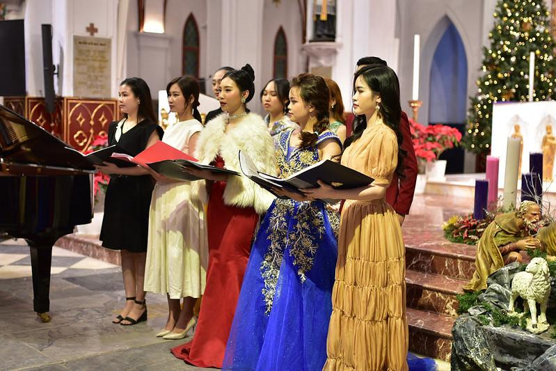 Các nghệ sỹ, ca sỹ tại buổi hoà nhạc.