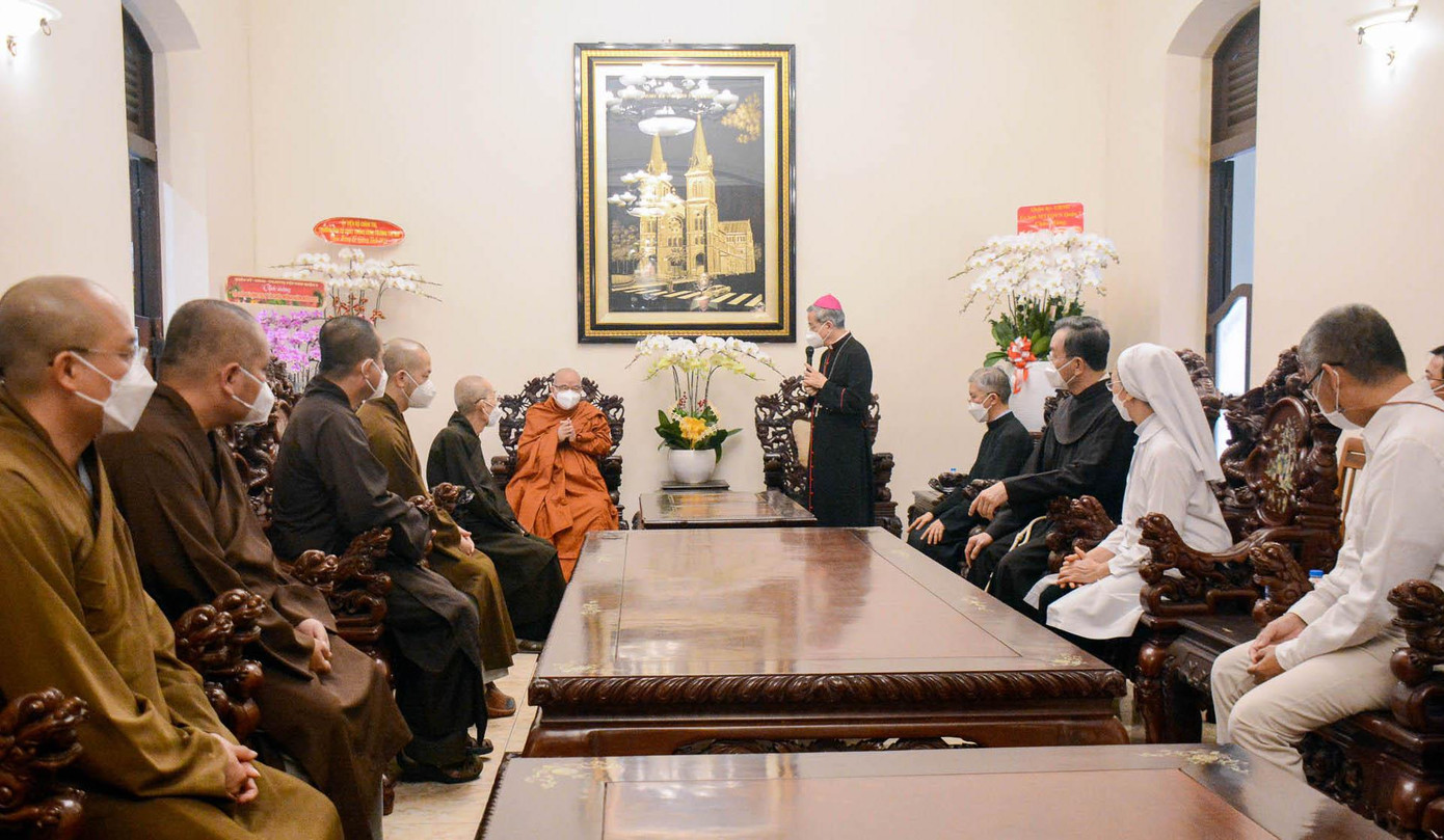 Giáo hội Phật giáo chúc mừng Giáng sinh 2021 tại Tổng Giáo phận TPHCM. Ảnh: T.G.P Giáo hội Phật giáo chúc mừng Giáng sinh 2021 tại Tổng Giáo phận TPHCM. Ảnh: T.G.P