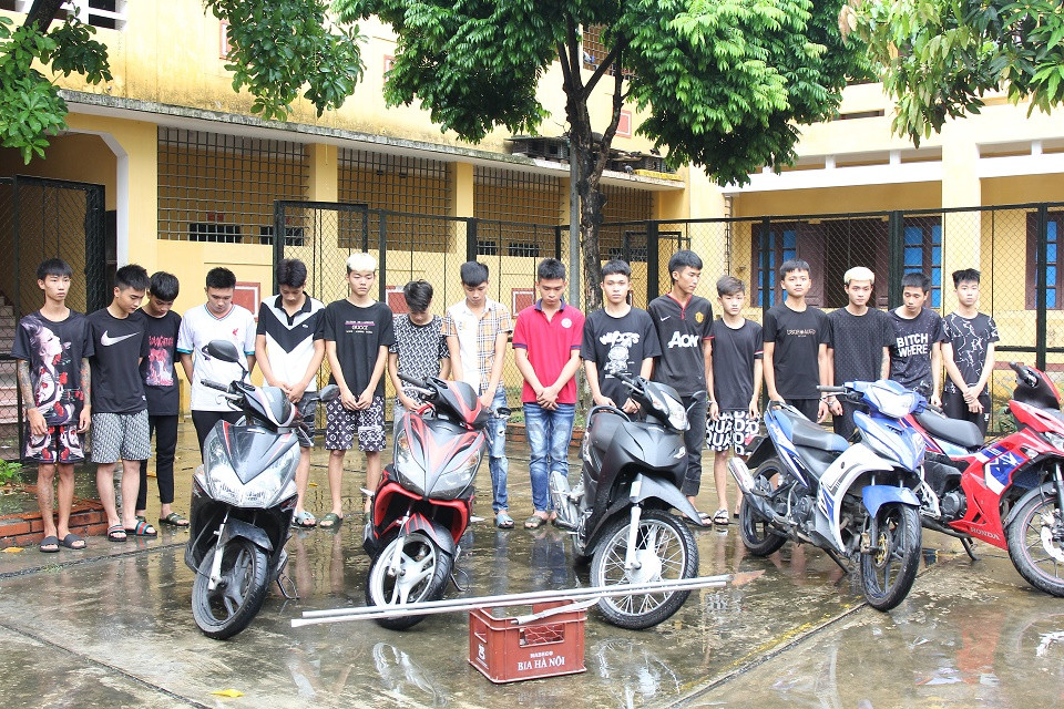 Các đối tượng tại cơ quan Công an. Ảnh: Lê Phượng. Các đối tượng tại cơ quan Công an. Ảnh: Lê Phượng.