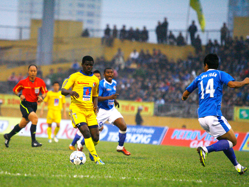 Trận tranh Siêu cúp quốc gia giữa SLNA và Navibank Sài Gòn diễn ra căng thẳng, hấp dẫn.