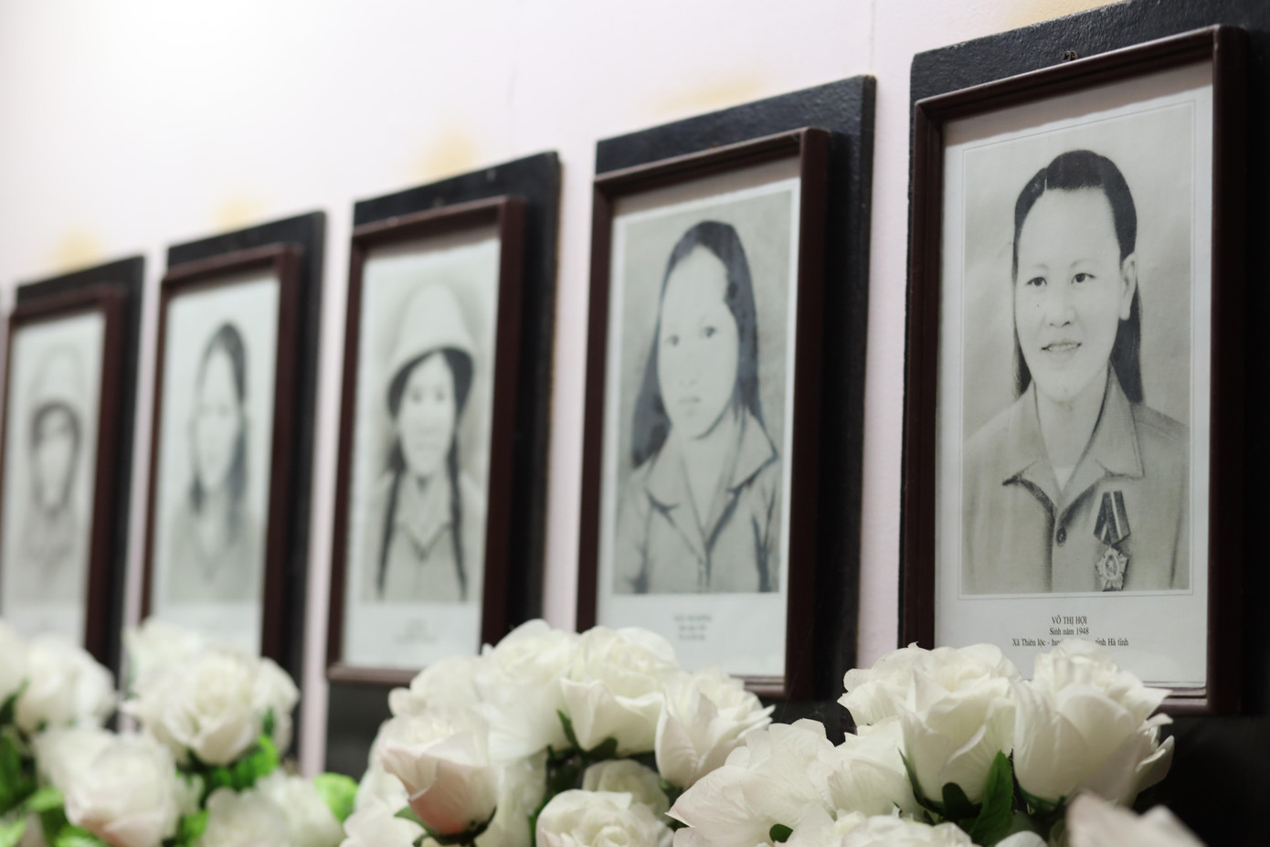 Một số ảnh của các nữ thanh niên xung phong khi chưa phục dựng.