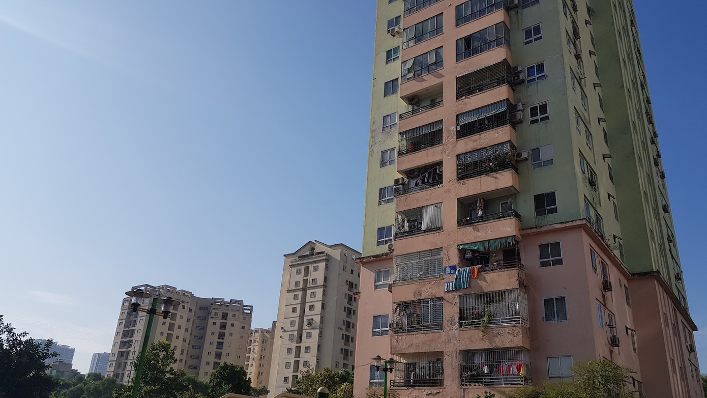 Hàng chục hộ dân khu chung cư tái định cư giải phóng mặt bằng của dự án đường vành đai 2,5 trên địa bàn phường Trung Hòa (quận Cầu Giấy, Hà Nội) được tái định cư bằng nhà, đã vào sử dụng nhiều năm nhưng đến nay chưa nộp tiền mua nhà theo quy định. Ảnh minh họa.