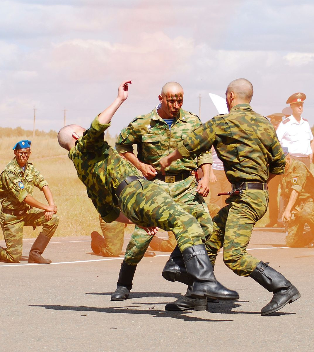Huấn luyện chiến đấu tay không. Huấn luyện chiến đấu tay không