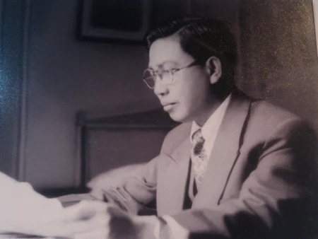 Ông Đỗ Đình Thiện - Thư ký riêng của Chủ tịch Hồ Chí Minh trong chuyến thăm Cộng hòa Pháp, năm 1946