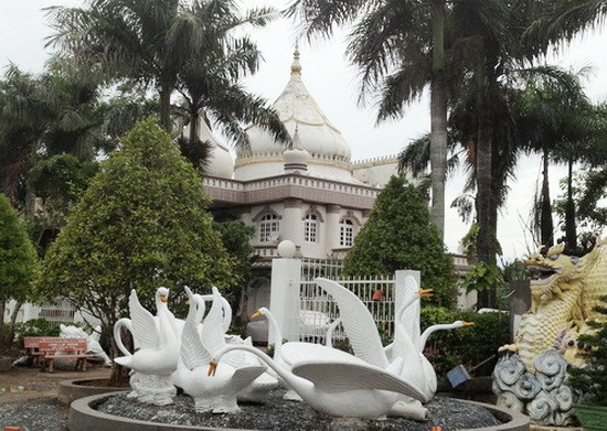 "Căn nhà bình an" của vợ chồng bà Diệu Hiền tại khu khu lịch mang tên con gái Bình An ở Sóc Trăng. Ảnh: Duy Khang.