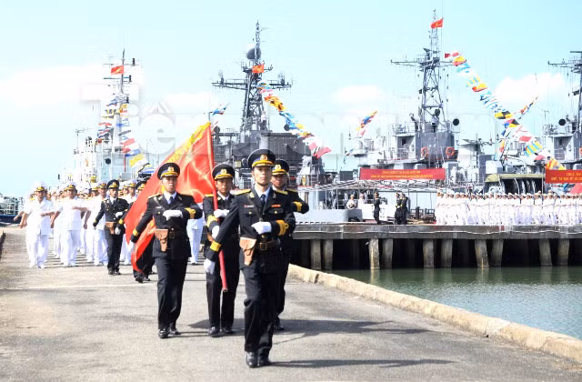 Vững tin tiến bước dưới Quân kỳ