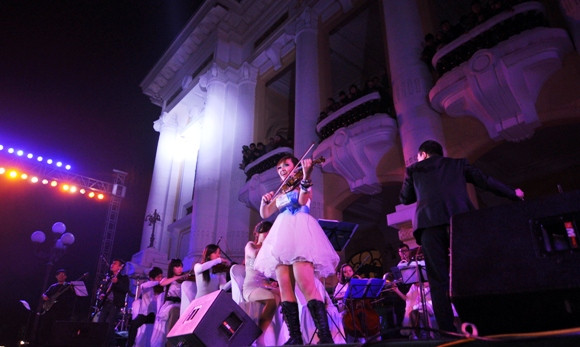 Dàn nhạc giao hưởng trẻ Rhapsody. Dàn nhạc giao hưởng trẻ Rhapsody