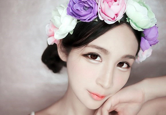 Miyake xinh đẹp như búp bê