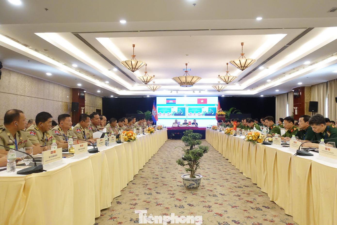 Quang cảnh hội nghị. Quang cảnh hội nghị.