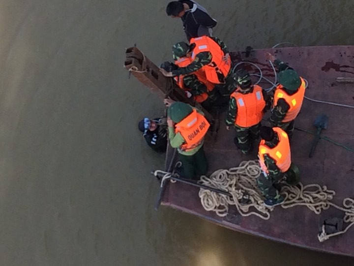 Di dời quả bom gần cầu Long Biên về Bắc Giang để hủy nổ ảnh 2