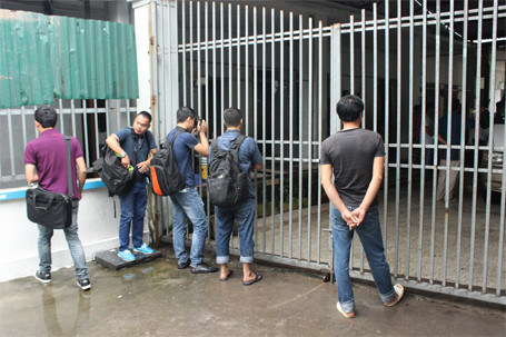 Đỏ hoe mắt tiễn 12 trẻ em, người già rời chùa Bồ Đề ảnh 11