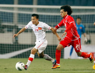 Thành Lương và các đồng đội thảm bại trước chủ nhà UAE. Ảnh: Thanh Niên hghfgh