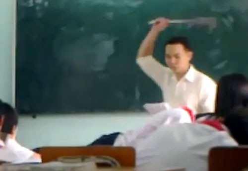Thầy giáo đánh học sinh rách mắt phải nhập viện