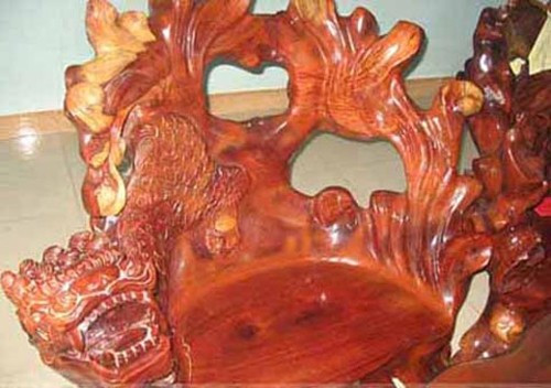 Bộ tứ linh. Bộ tứ linh. Bài viết: http://news.zing.vn/Nhung-cuc-go-tien-ty-cua-dai-gia-Viet-post357039.html#home_featured.tinnong Nguồn Zing News