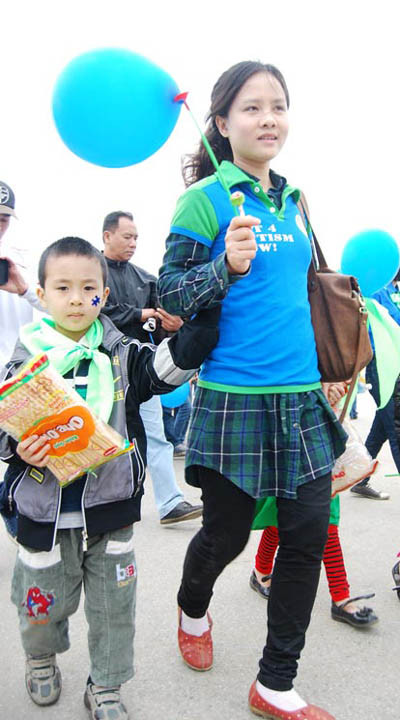 Trái tim biết yêu thương, chia sẻ là cách đơn giản, hiệu quả nhất đê giúp những người tự kỉ hòa nhập với cuộc sống