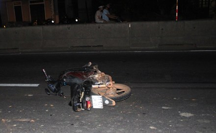 BẢN TIN ATGT: Người đàn ông bị container cán chết lúc sáng sớm ảnh 3