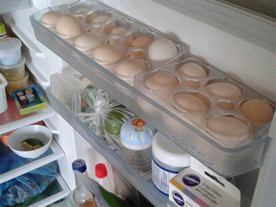 Nhiều gia đình ở Hà Nội hiện chọn cách nhờ người thân gửi thực phẩm tươi sống từ quê ra để đảm bảo an toàn. Ảnh: NP. Nhiều gia đình ở Hà Nội hiện chọn cách nhờ người thân gửi thực phẩm tươi sống từ quê ra để đảm bảo an toàn. Ảnh: NP