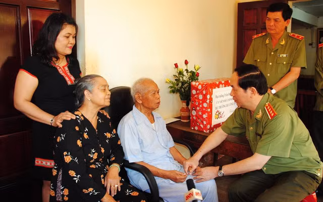 Vị tướng đầu tiên của Tây Nguyên qua đời ở tuổi 97 ảnh 1