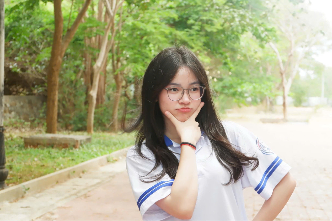 “Hãy đọc một tác phẩm đến khi bạn có thể viết về nó như thể bạn đang sống trong trang văn ấy” - chia sẻ từ nữ thủ khoa. Ảnh: NVCC “Hãy đọc một tác phẩm đến khi bạn có thể viết về nó như thể bạn đang sống trong trang văn ấy” - chia sẻ từ nữ thủ khoa. Ảnh: NVCC