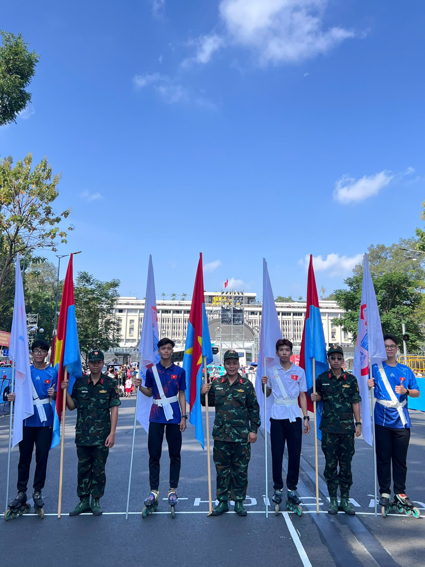 Hoạt động biểu lộ tinh thần yêu nước mạnh mẽ bên trong mỗi người trẻ đất Việt. Ảnh: NVCC