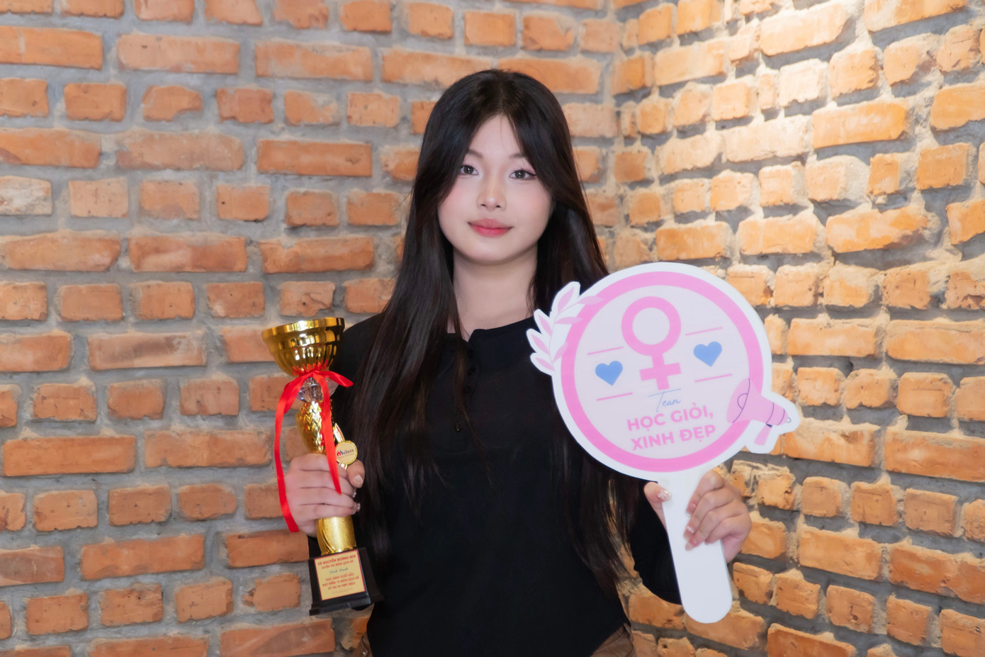 Nữ sinh cho rằng một trong những lợi ích lớn nhất của tự học là giúp phát triển khả năng tìm kiếm và xử lý thông tin. Ảnh: NVCC