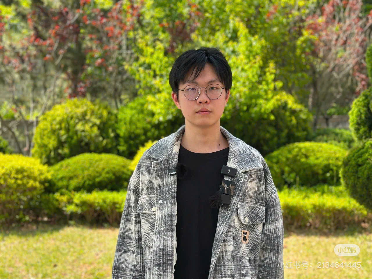 Hành động đẹp của cậu thanh niên khiến nhiều người tán dương. Nguồn: Xiaohongshu Hành động đẹp của cậu thanh niên khiến nhiều người tán dương. Nguồn: Xiaohongshu