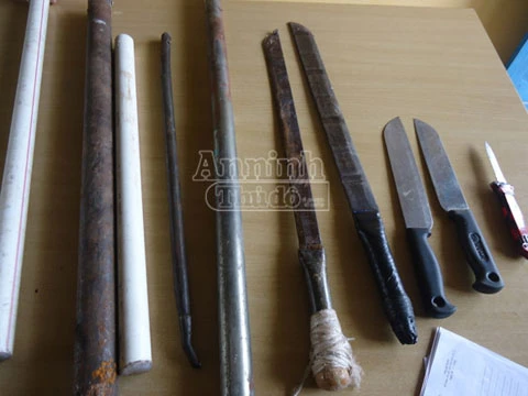Hung khí gây án của nhóm đối tượng (Ảnh: ANTĐ)