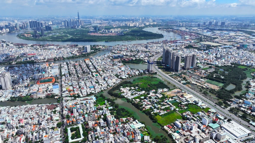 Khu Nam TP.HCM có nhiều thay đổi trong những năm gần đây. Ảnh: NGUYỄN TIẾN