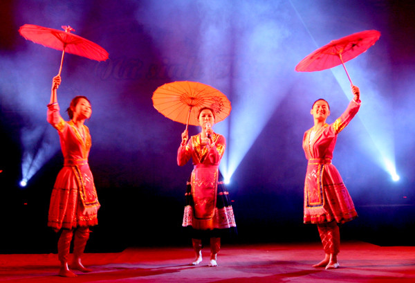 Nhiều lời ca tiếng hát được thể hiện