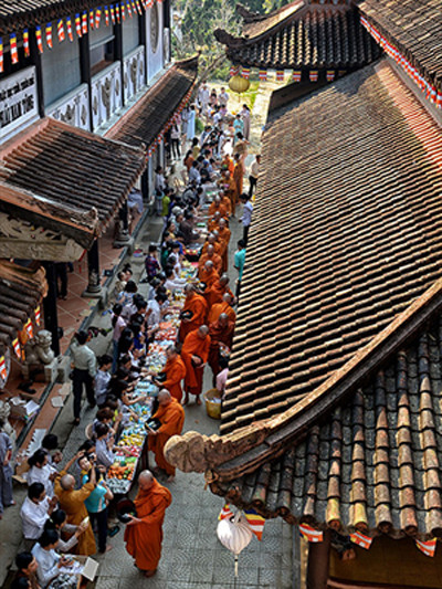  một trong loạt ảnh về lễ Dâng Y chùa Huyền Không, do ông Nguyễn Xuân Hữu Tâm thực hiện tháng 3/2012 