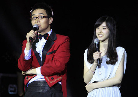 Chương Trạch Thiên tham gia làm MC trong một chương trình cách đây chưa lâu