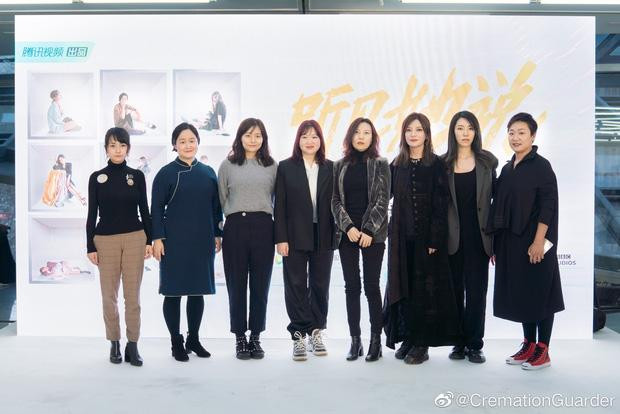 Triệu Vy và nữ đạo diễn họ Lý từng hợp tác vào năm 2020.