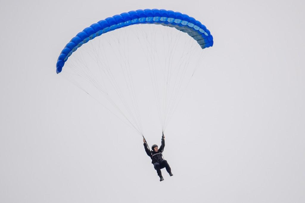 Tom Cruise thực hiện cảnh nhảy dù cho “Mission: Impossible 7".