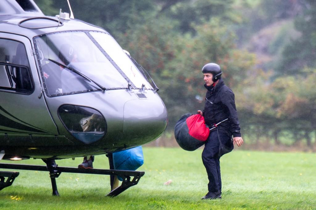 Tom Cruise tự mình thực hiện các cảnh quay mạo hiểm trong phim.