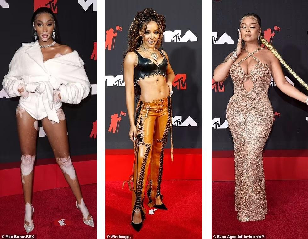 Từ trái qua phải: Winnie Harlow khoe đôi chân dài nuột nà, Tinashe diện trang phục lấy cảm hứng từ cướp biển và Latto lấp lánh trong bộ váy ánh kim.