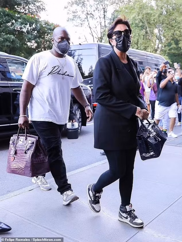 Bà Kris Jenner và tình trẻ Corey Gamble Bà Kris Jenner và tình trẻ Corey Gamble